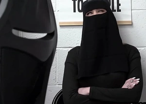 Remaja Muslim Delilah Topi lama moden curi seluar dalam tetapi ditumpaskan tidak berhubungan dengan policewoman pusat membeli-belah