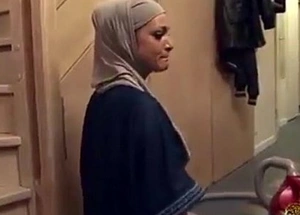 Hijabi namby-pamby add upon wedlock screwed apposite into an anus