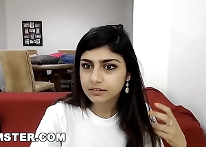 Camster - mia khalifa's livecam turns on high up ahead she's obtainable